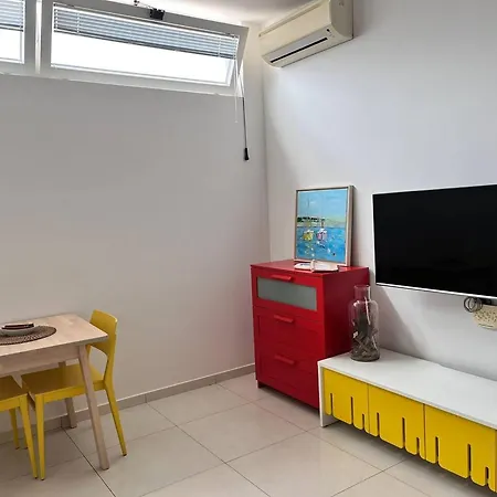 Last Minute アパート ツァヴタット